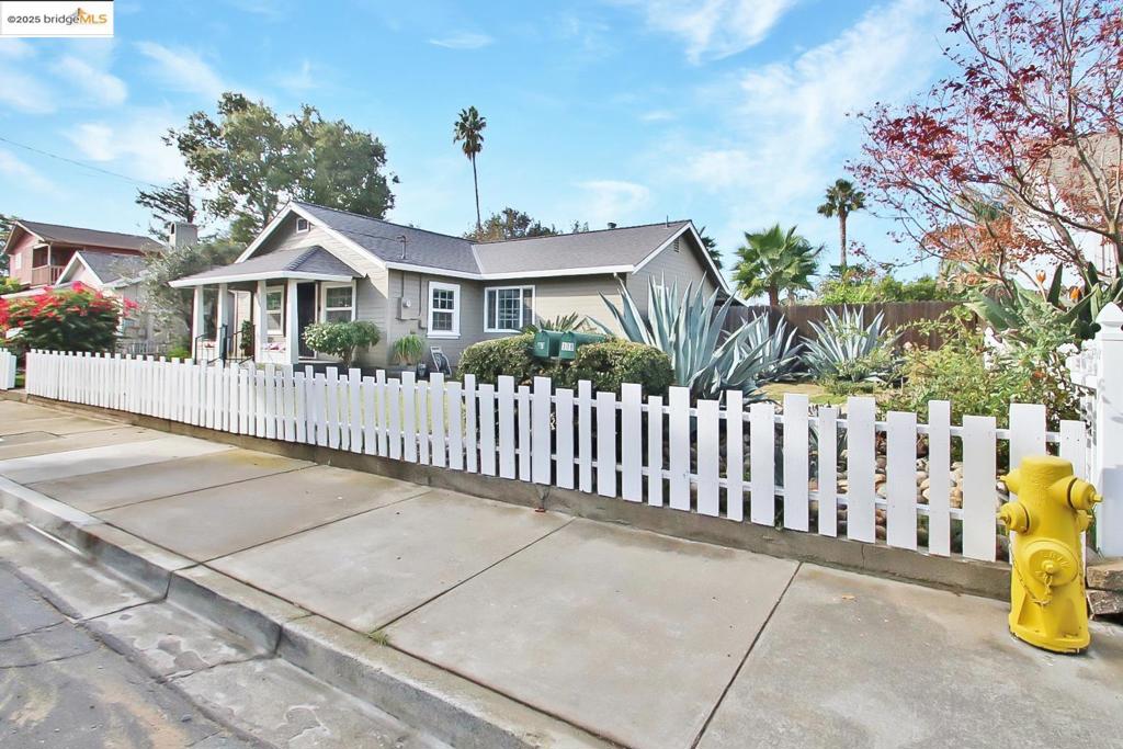 OAKLEY - Residential