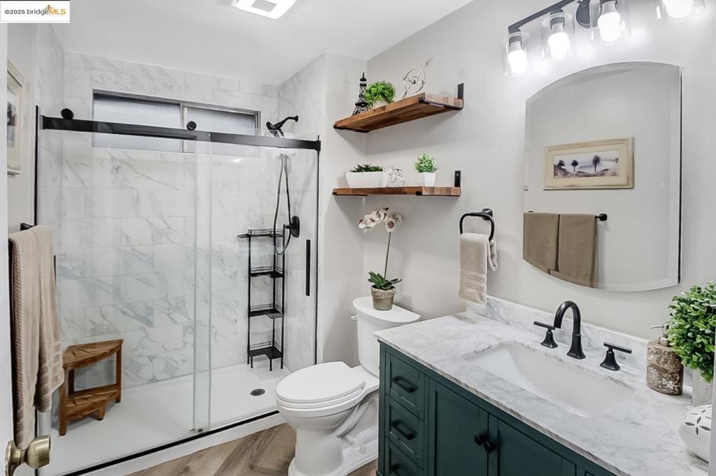 OAKLEY - Residential