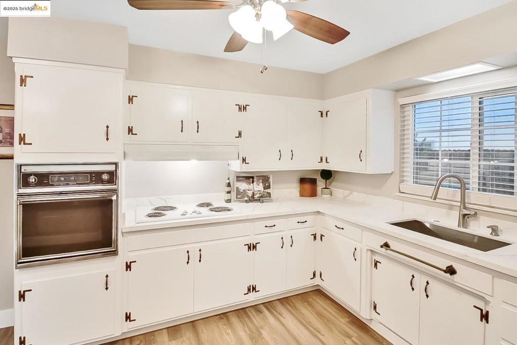 OAKLEY - Residential