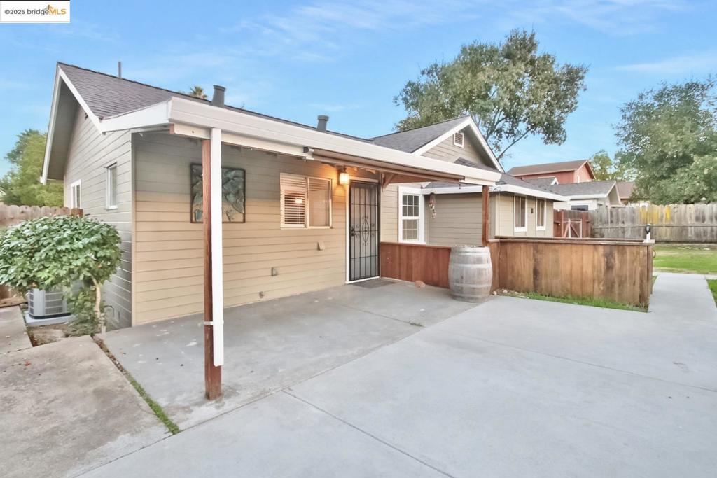 OAKLEY - Residential