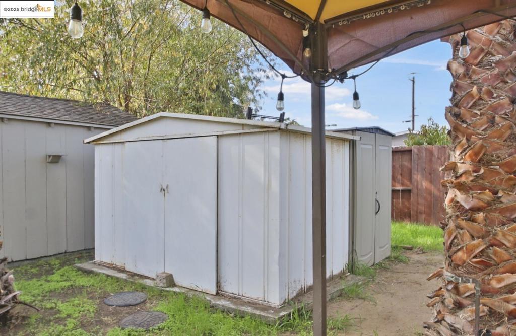 OAKLEY - Residential