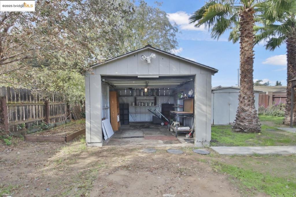 OAKLEY - Residential