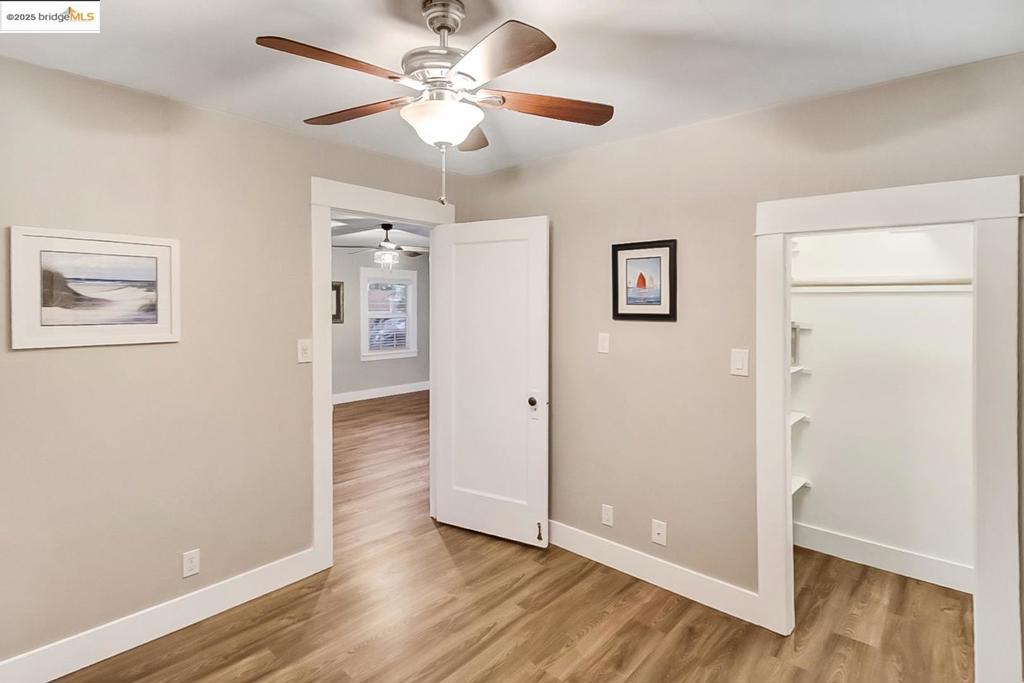 OAKLEY - Residential