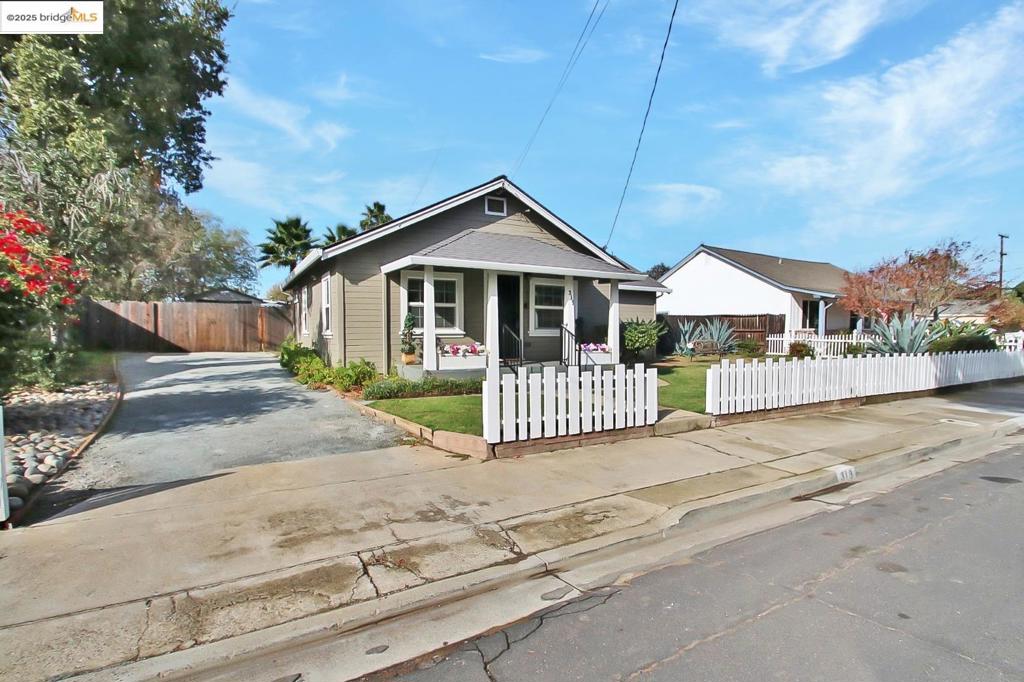 OAKLEY - Residential