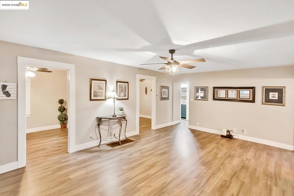 OAKLEY - Residential