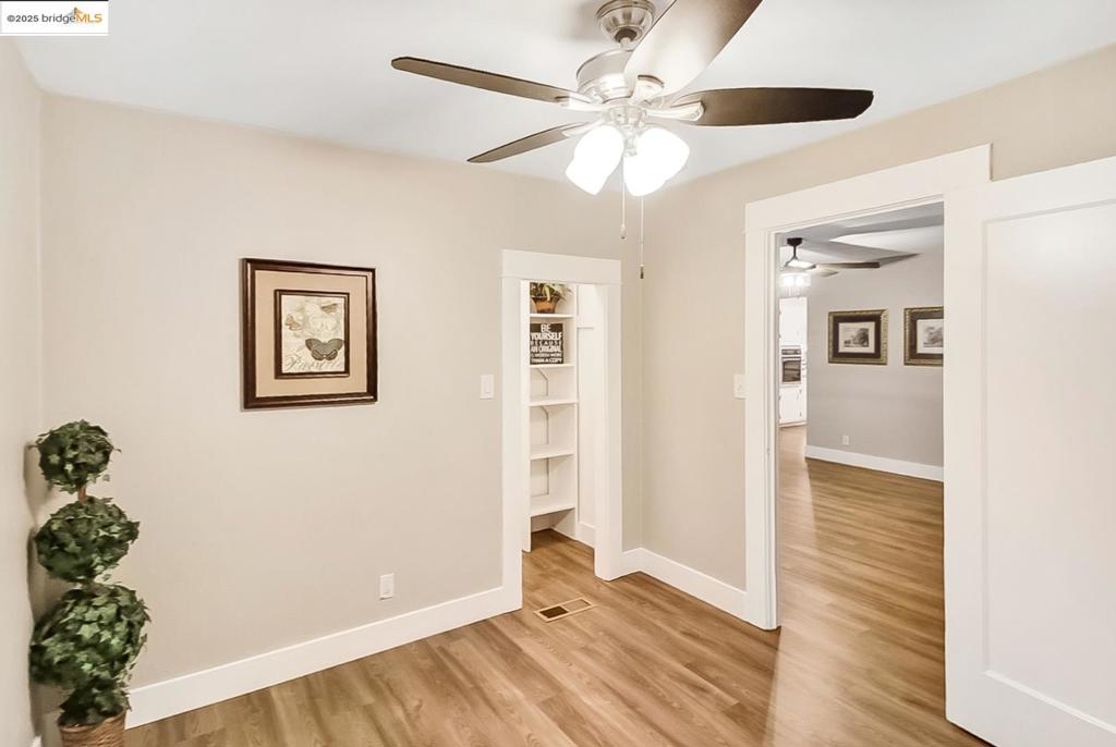 OAKLEY - Residential