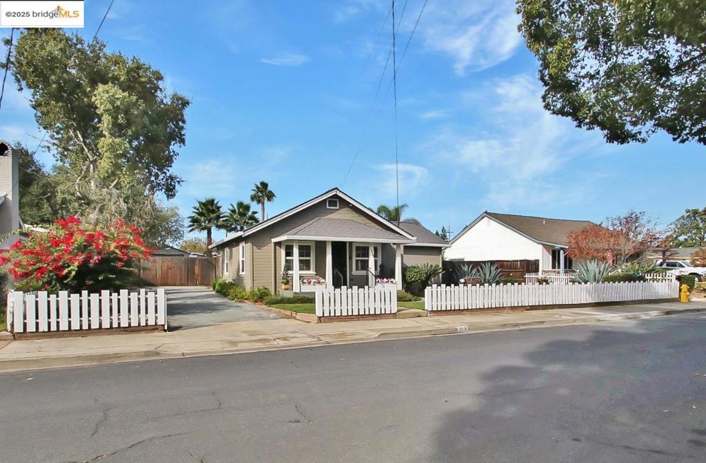 OAKLEY - Residential