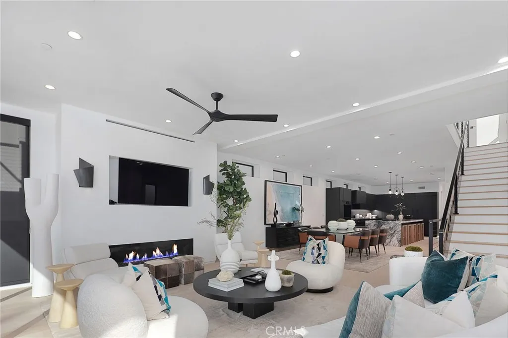 Venice, California 90291, United States, 4 Bedrooms Bedrooms, ,6 BathroomsBathrooms,Residential,Active,16719