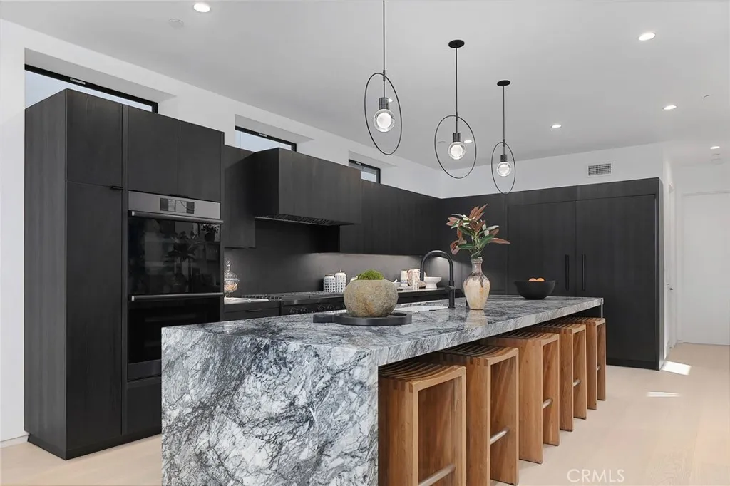 Venice, California 90291, United States, 4 Bedrooms Bedrooms, ,6 BathroomsBathrooms,Residential,Active,16719