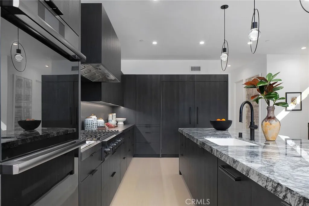 Venice, California 90291, United States, 4 Bedrooms Bedrooms, ,6 BathroomsBathrooms,Residential,Active,16719