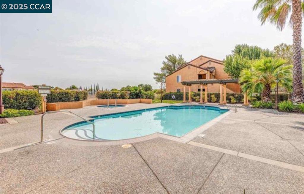 SIENNA HILLS - Residential