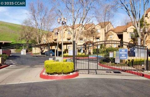 Photo of 460 Bollinger Canyon Ln Ln #286, San Ramon, CA 94582 (MLS # 41115963)