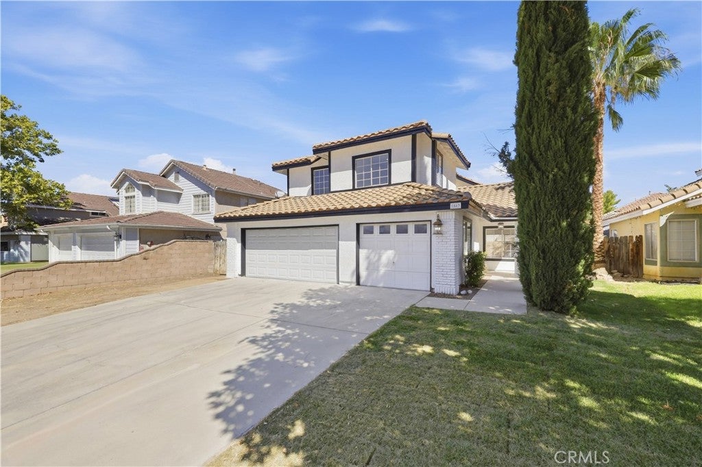 Photo of 1563 E Kettering ST, Lancaster, CA 93535 (MLS # SR26203699)