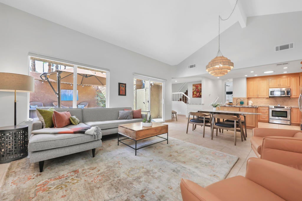 Properties 1 73499 Foxtail Lane