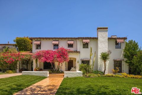 Photo of 510 N Alta Drive, Beverly Hills, CA 90210 (MLS # 26828985)