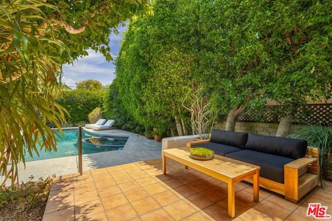 Tiny photo for 510 N Alta Drive, Beverly Hills, CA 90210 (MLS # 26828985)