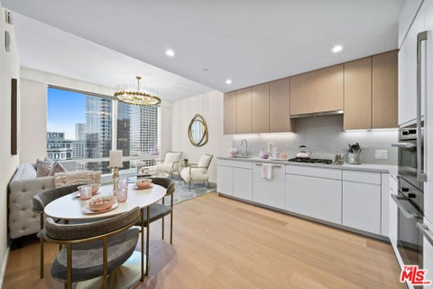 Photo of 877 Francisco Street #2305, Los Angeles, CA 90017 (MLS # 26659147)