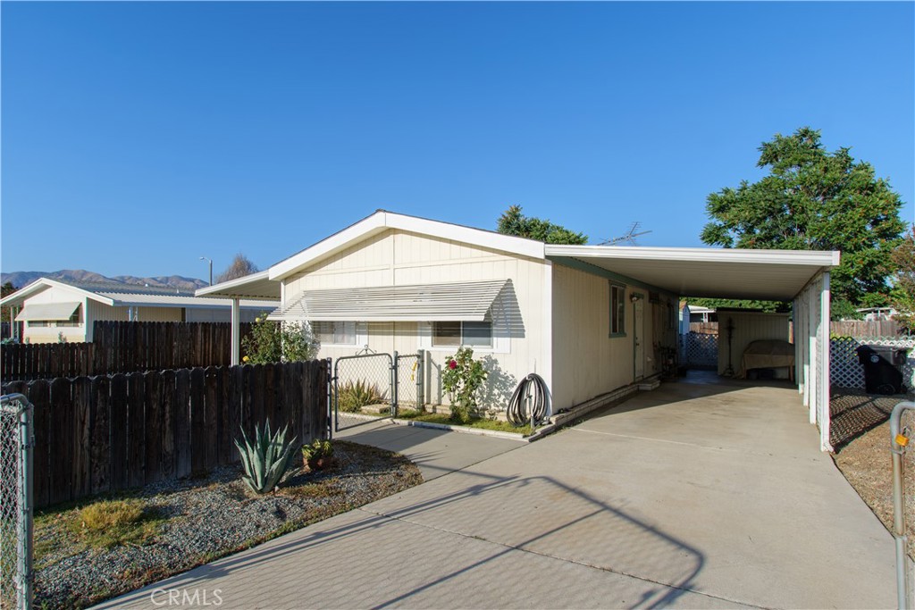 768 N Buena Vista