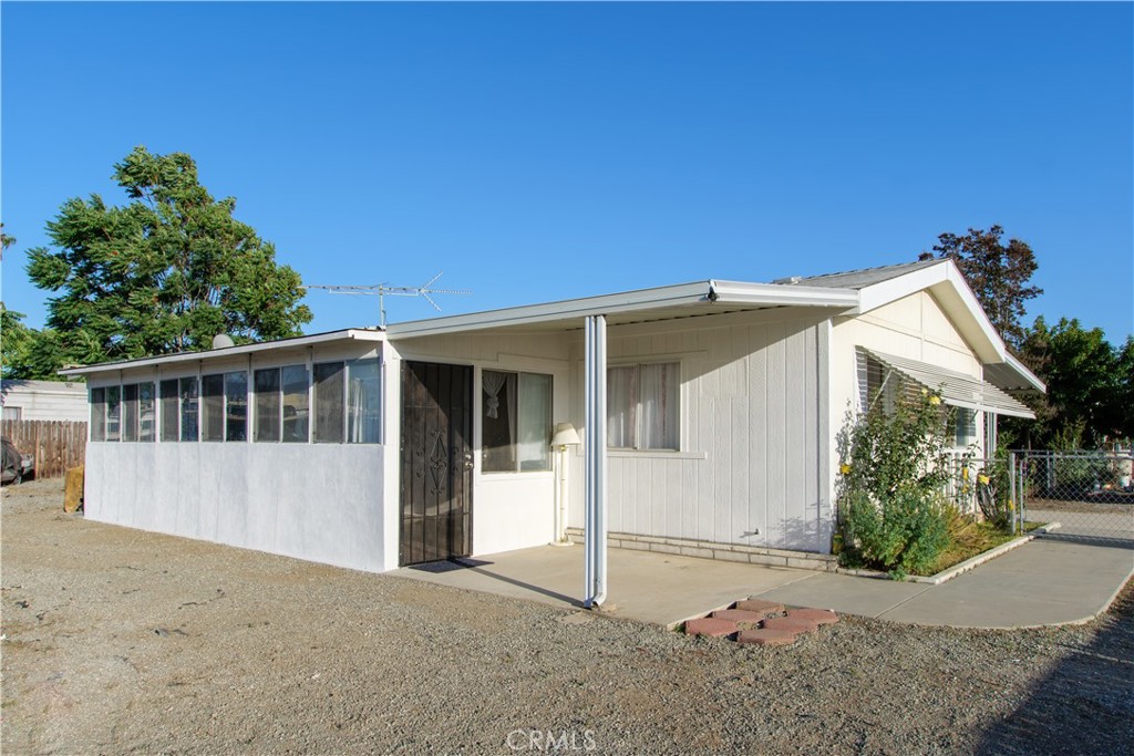 768 N Buena Vista