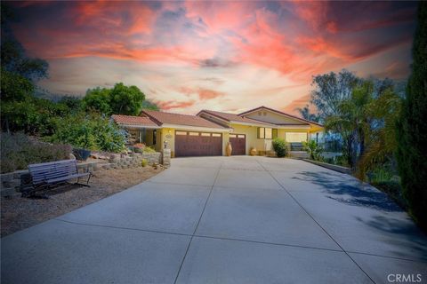Photo of 4408 Brodea Lane, Fallbrook, CA 92028 (MLS # SW25190900)