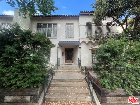 Photo of 321 N Sycamore Avenue, Los Angeles, CA 90036 (MLS # 26994213)