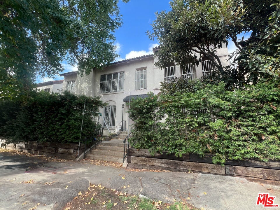 321 N Sycamore Avenue