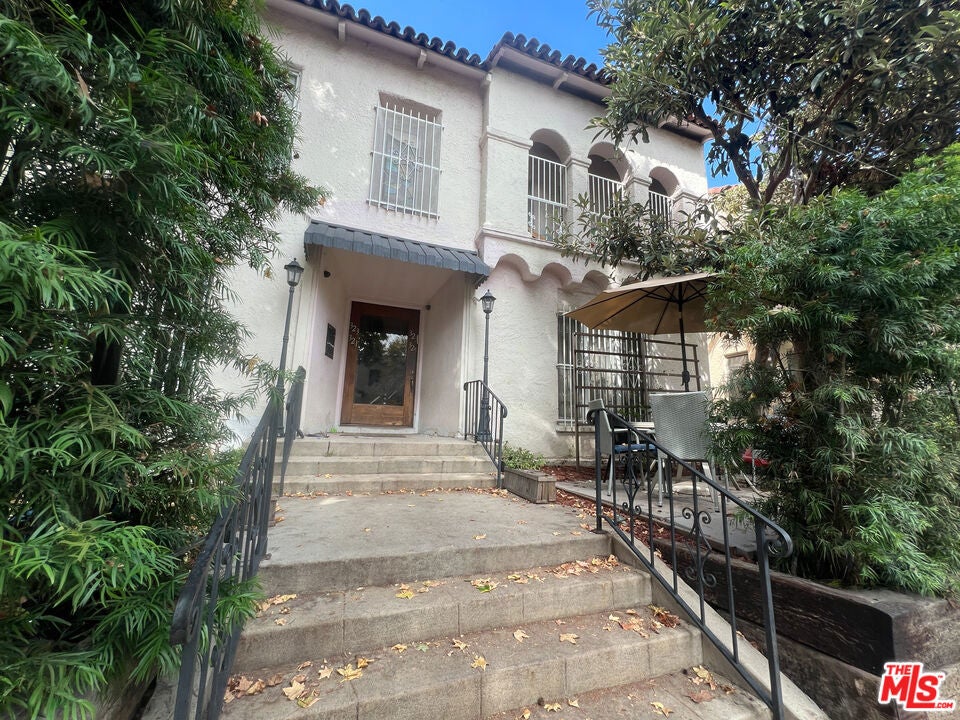321 N Sycamore Avenue