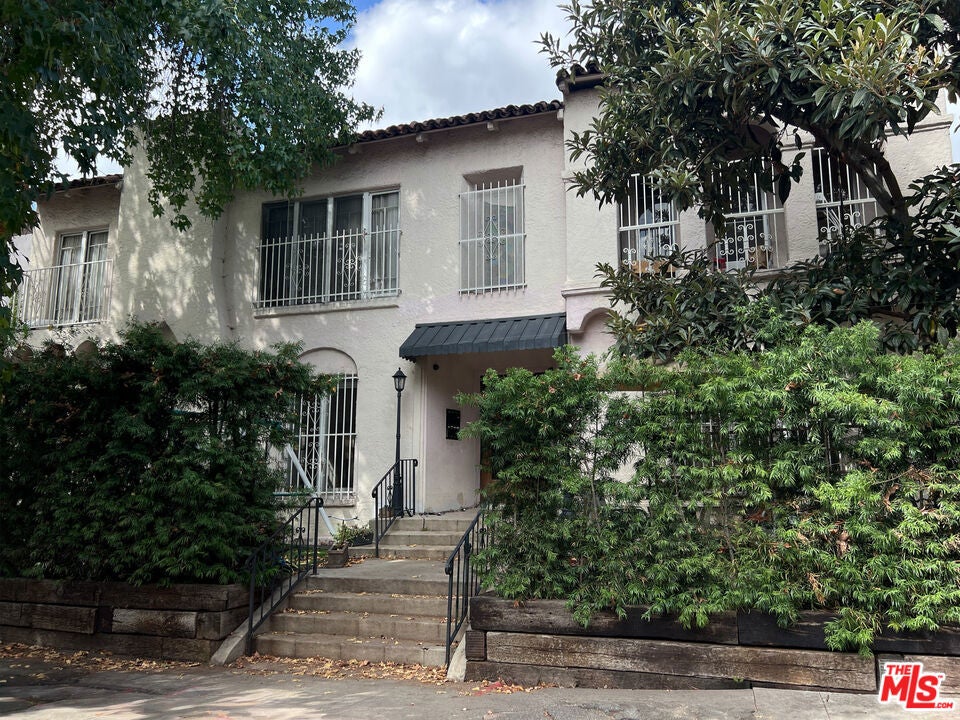 321 N Sycamore Avenue