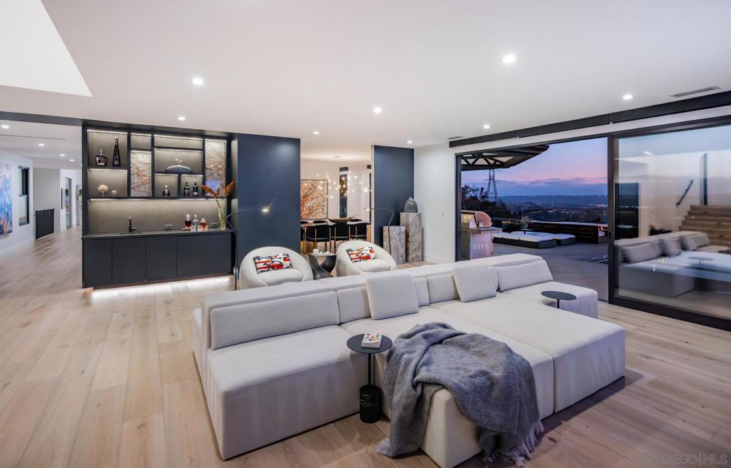 La Costa - Residential