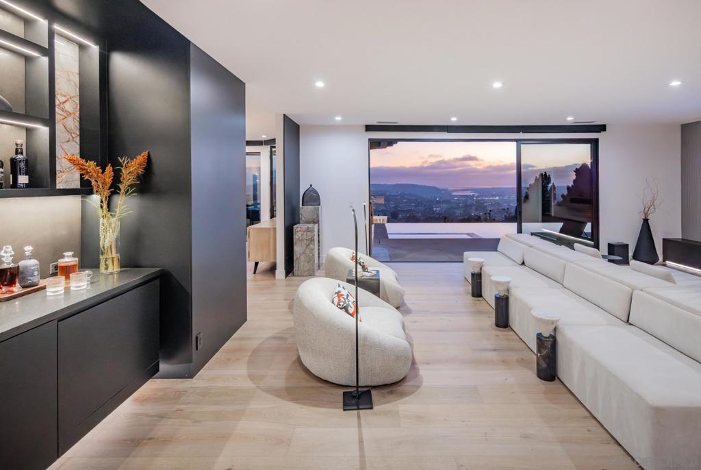 La Costa - Residential