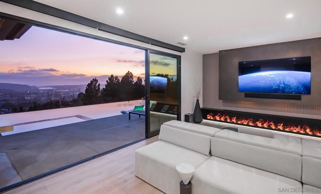 La Costa - Residential