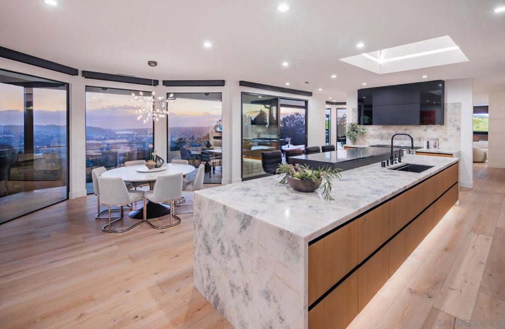 La Costa - Residential