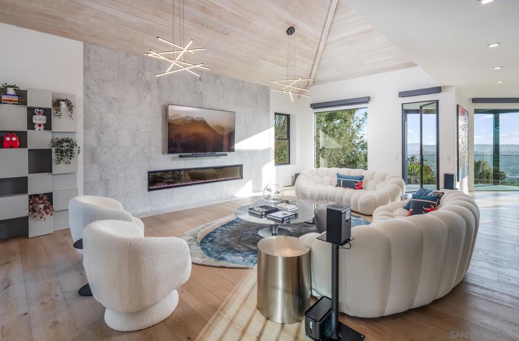 La Costa - Residential