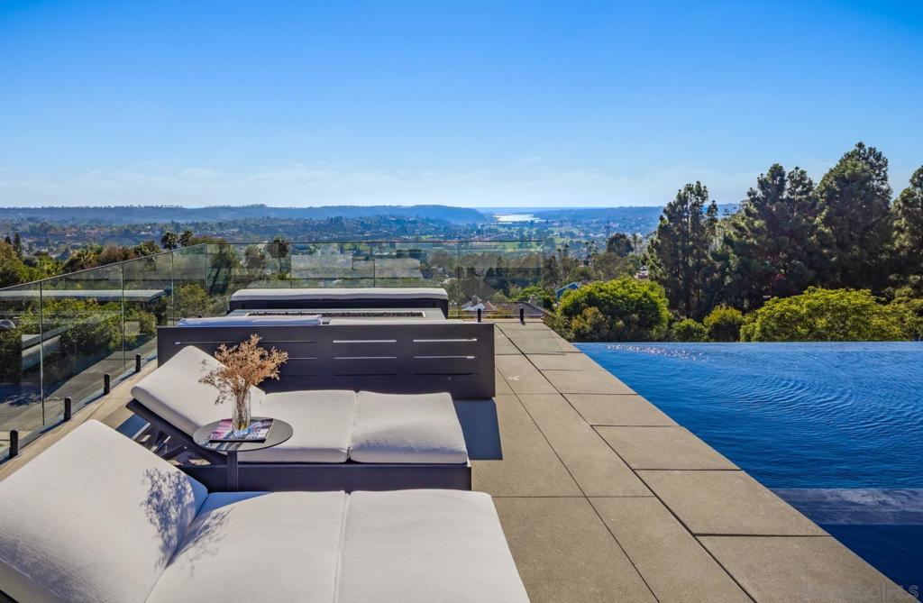 La Costa - Residential