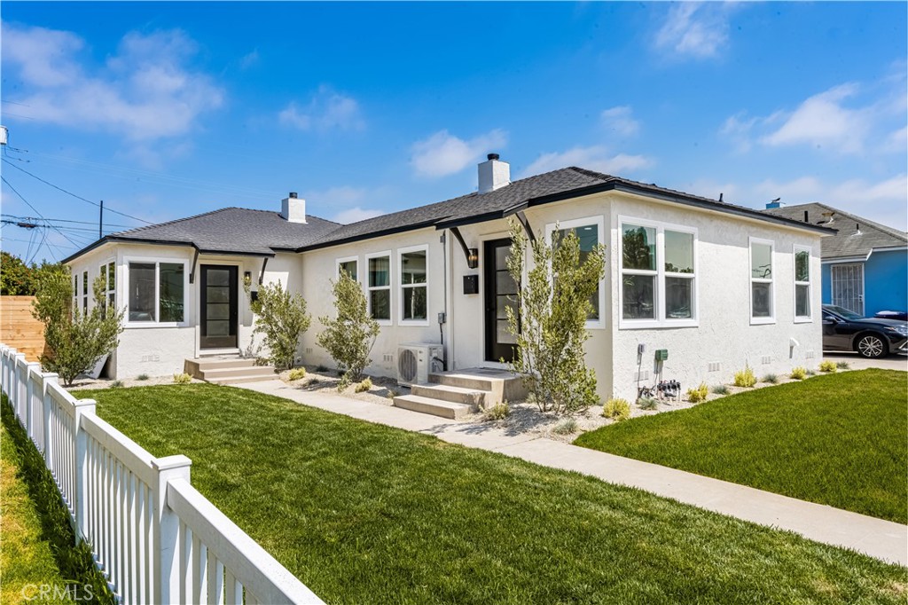 This is a prime location, close to restaurants, coffee shops, and freeway access. It is a beautiful remodeled duplex with two bedrooms and one bathroom in each home.
If you are looking to build generational wealth, own an investment property, live with family but in your own space, or expand your real estate portfolio, then this is an opportunity you do not want to miss!
This duplex offers the following in both homes: laundry connections, AC/Heating, ceiling fans, dining space, appliances, backyard space, and a one-car garage for each house. A bonus is the long driveway, new windows, doors, finished garages, new landscaping, and a new roof, and this remodel has been done with permits. Did you know a duplex is a great option to use rental income to secure your approval? Let’s connect and show you the way to investing in not just one home but in two with this duplex.