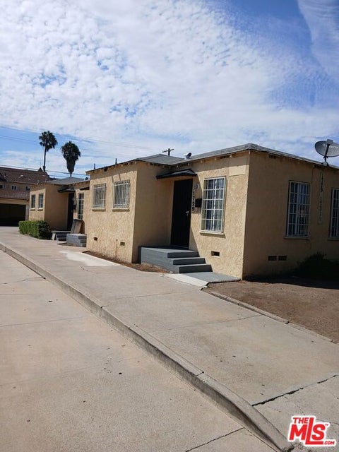 Photo of 1729 S La Brea Avenue, Los Angeles, CA 90019 (MLS # 26857299)