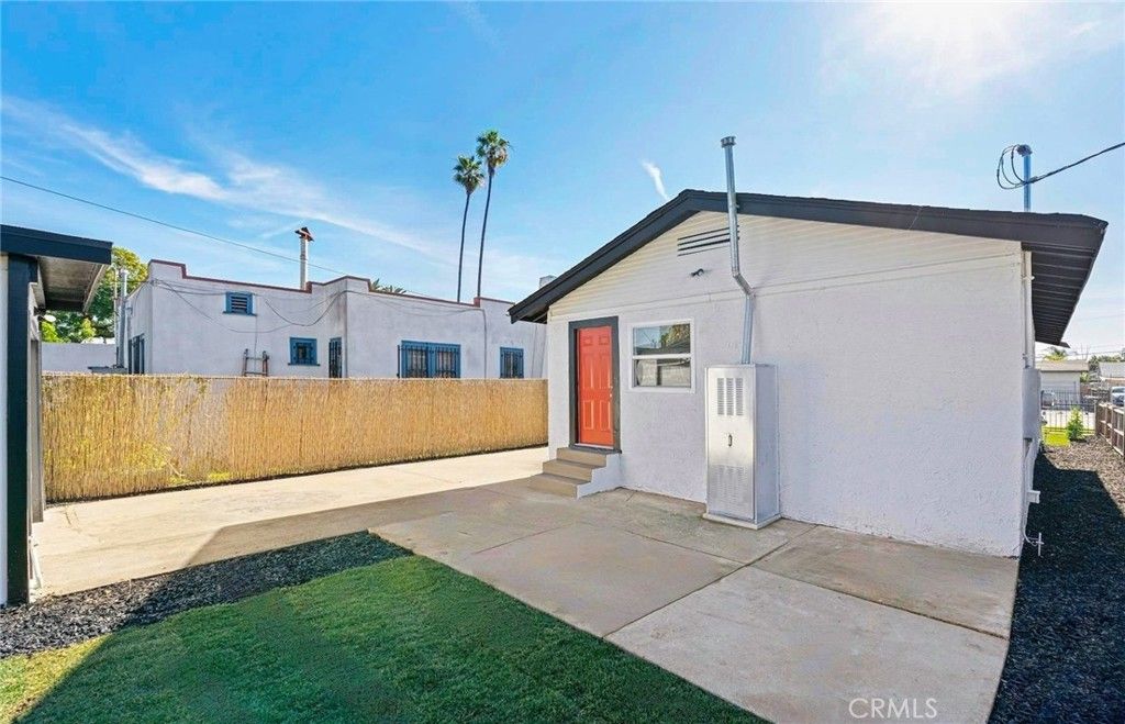 Photo of 1619 W 68th St, Los Angeles, CA 90047 (MLS # PW26018158)