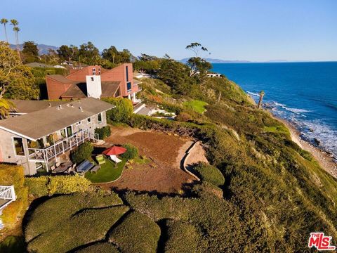 Photo of 2011 Edgewater Way, Santa Barbara, CA 93109 (MLS # 22227755)