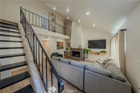 135 Morristown Ln, Costa Mesa, CA 92626 - MLS#: OC25255425