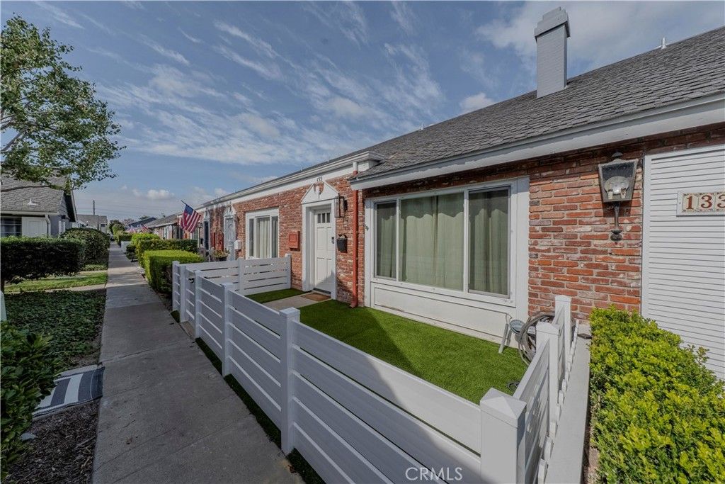 Photo of 135 Morristown Ln, Costa Mesa, CA 92626 (MLS # OC25255425)