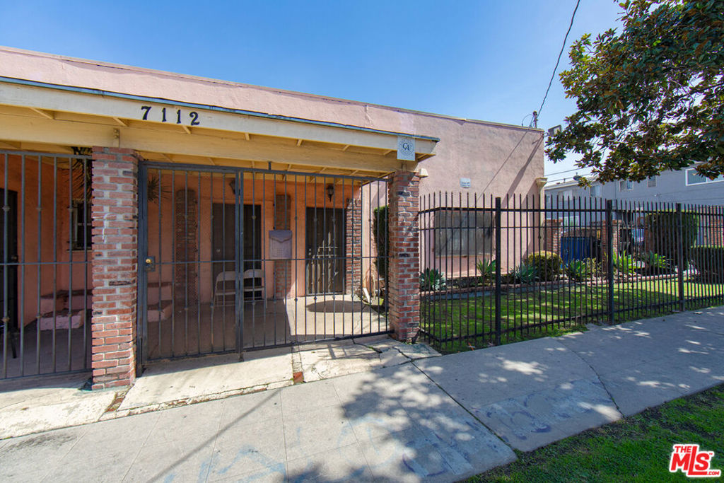 7112 S Victoria Avenue