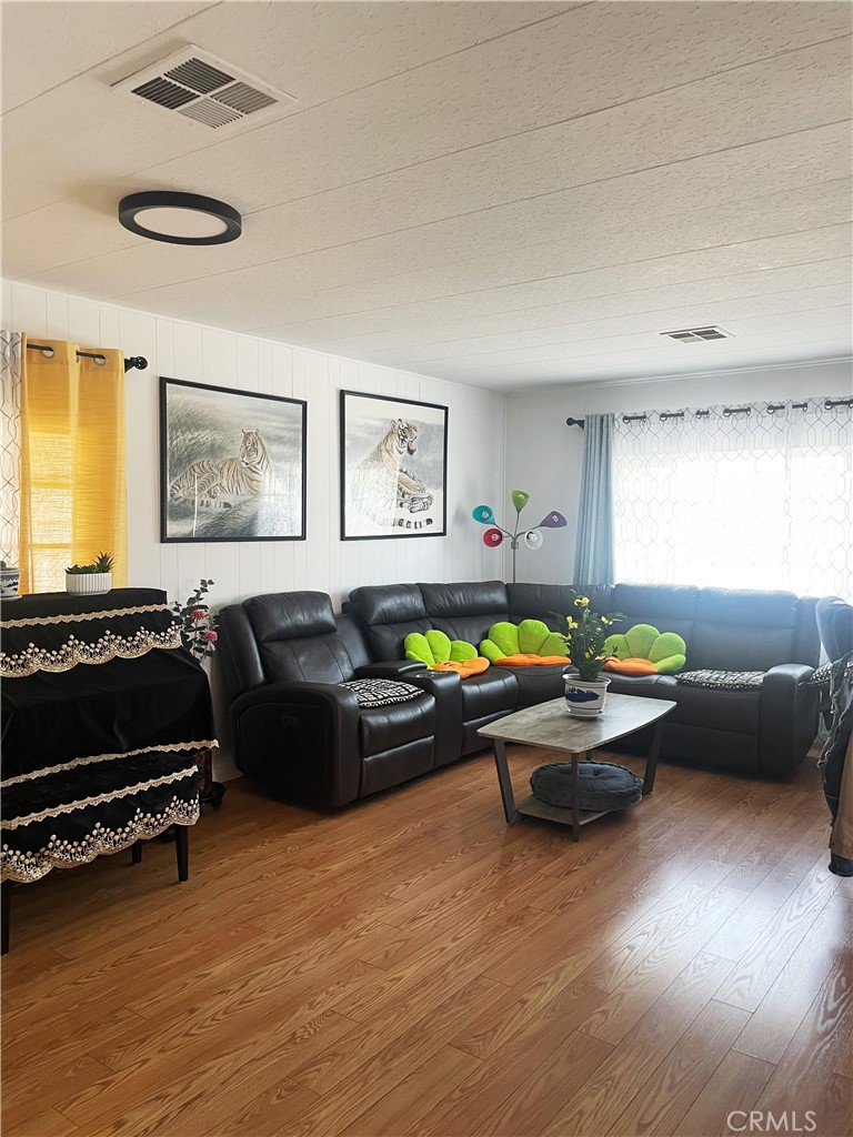 8509 Beverly