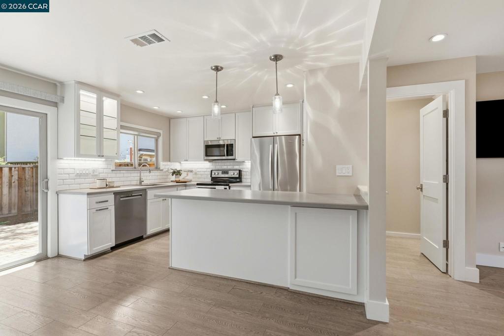 30 Miramonte Dr Dr, Moraga CA 94556