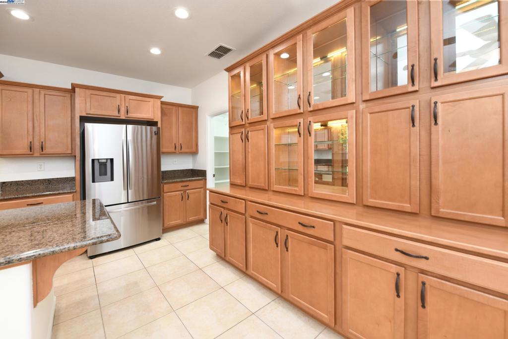 660 Mazzolo Dr