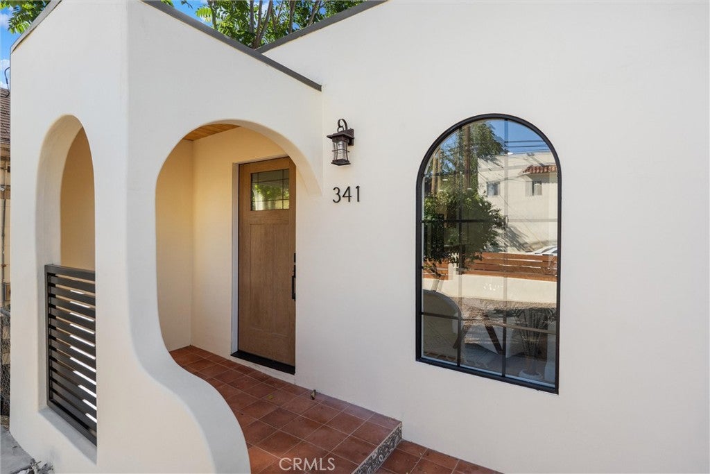 341 Douglas St