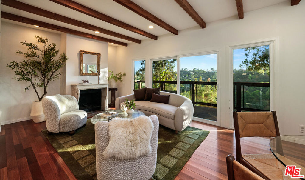 8579 Skyline Drive