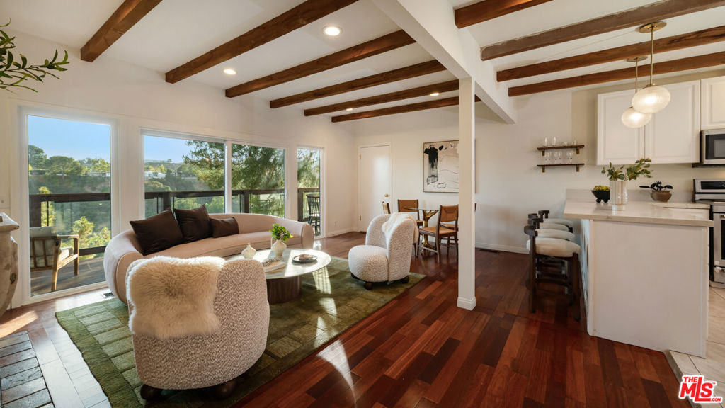 8579 Skyline Drive