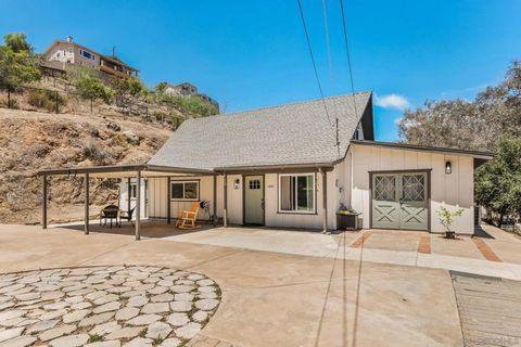 Photo of 11802 Hi Ridge RD, Lakeside, CA 92040 (MLS # 260014147SD)