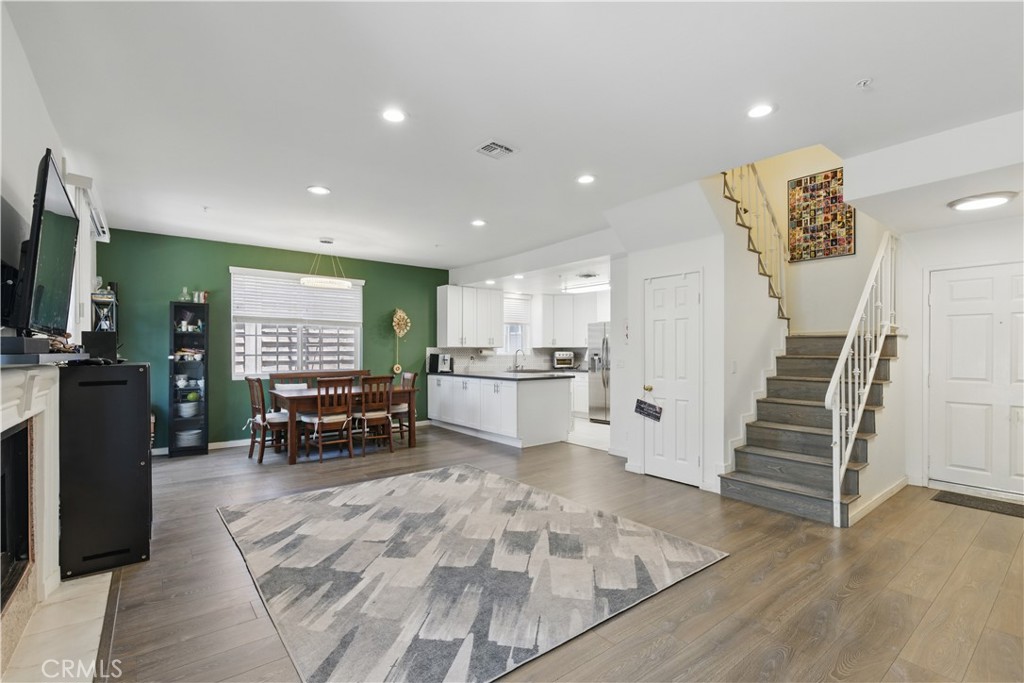 11445 Moorpark Street 12