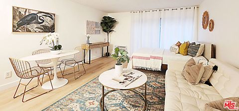 Photo of 320 S Ardmore Avenue #120, Los Angeles, CA 90020 (MLS # 25616313)